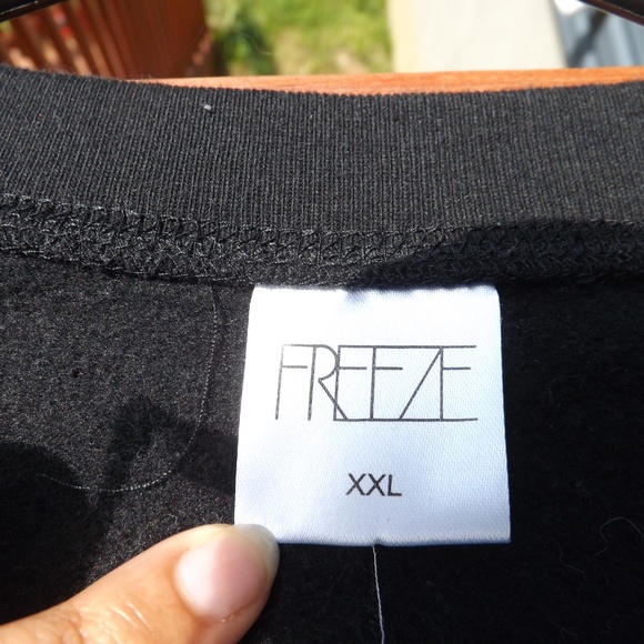 Girls Bite Back black with red embroidered flowers - Picture 3 of 8